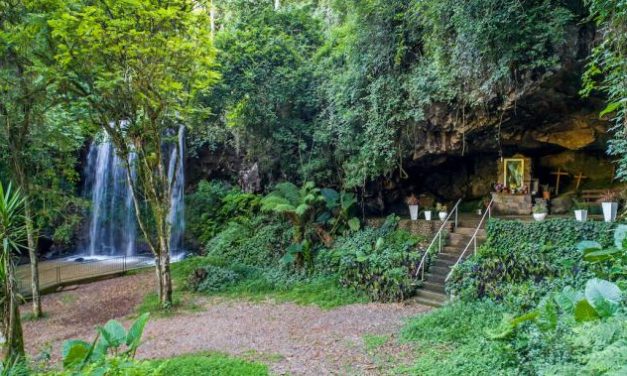 Gruta Nossa Senhora de Lourdes