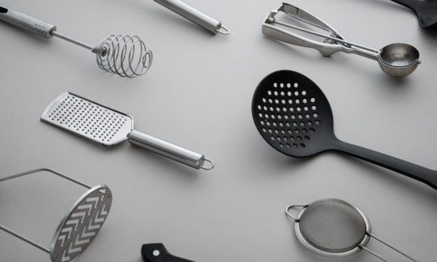 Utensílios de cozinha entram para lista de desejos de casamentos e chás de casa nova