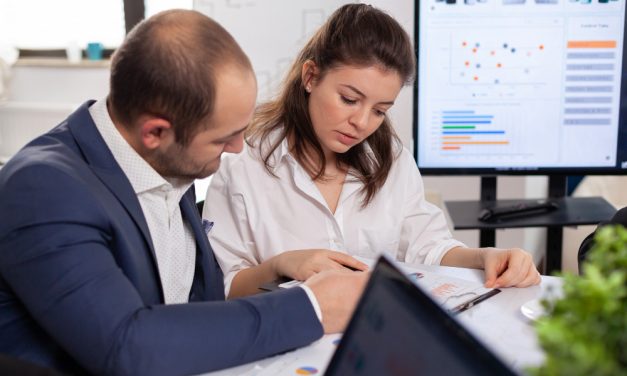 Como prever o futuro do seu negócio e tomar decisões proativas com base em dados