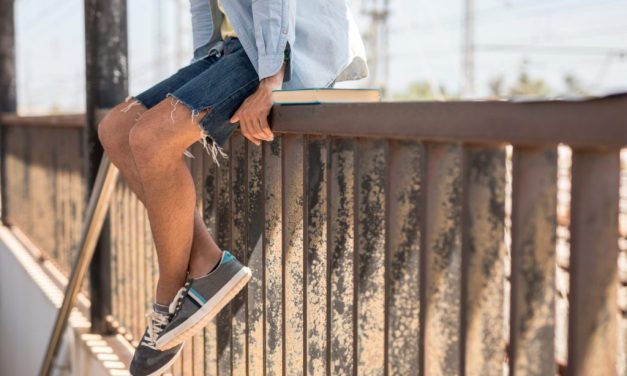 Como o sapatênis masculino se adaptou ao estilo híbrido entre trabalho e lazer